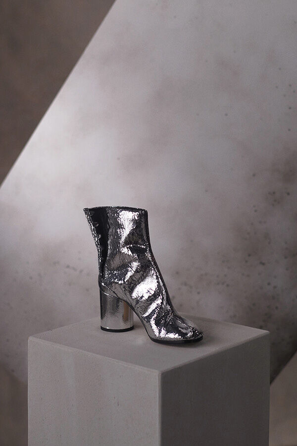 Maison margiela tabi ankle boots shop
