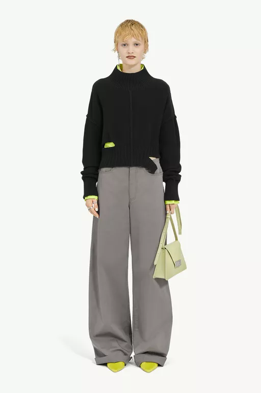 Schwarzer kastenf&ouml;rmiger Pullover mit Destroyed-Details - Strickwaren
