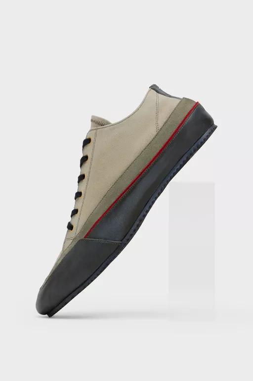 Sneakers Traveler - Sneakers