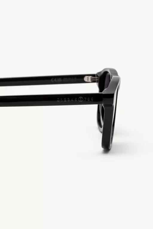 Sonnenbrille mit durchgehender Form - Sonnenbrillen