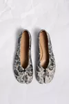 White and Black - Tabi Ballerina Crackle Flower Print