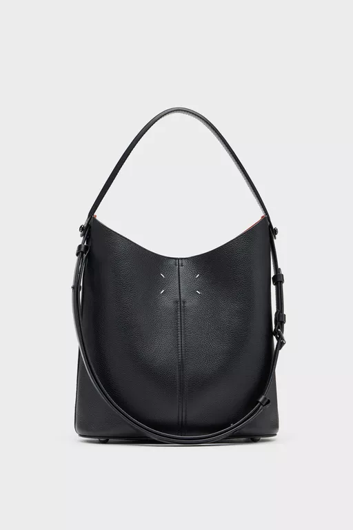 Dress-age Hobo