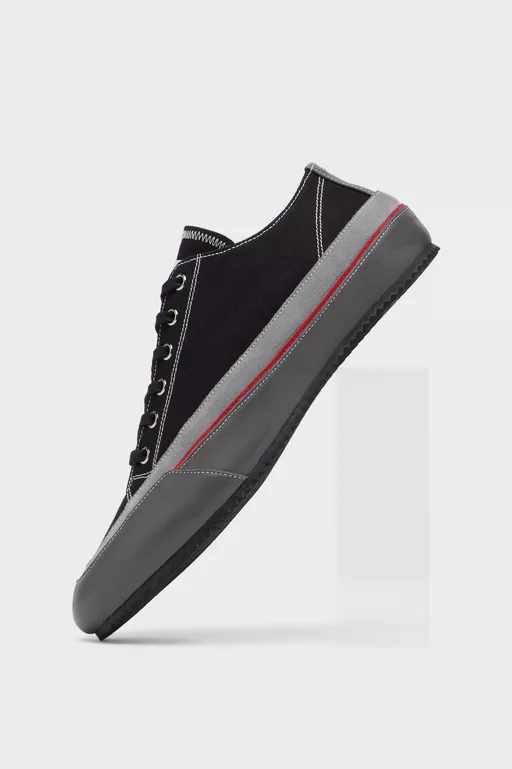 Sneakers Traveler - Sneakers