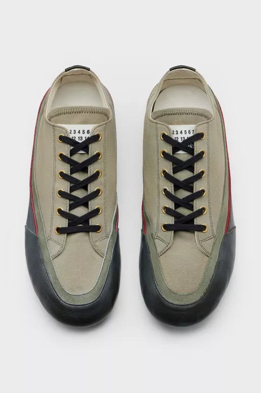 Sneakers Traveler - Sneakers