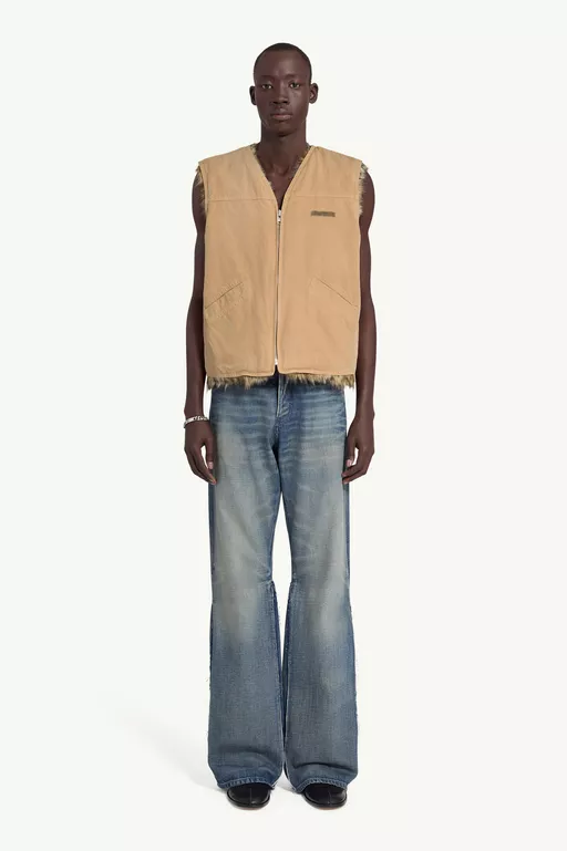 Sleeveless jacket