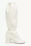 グレー