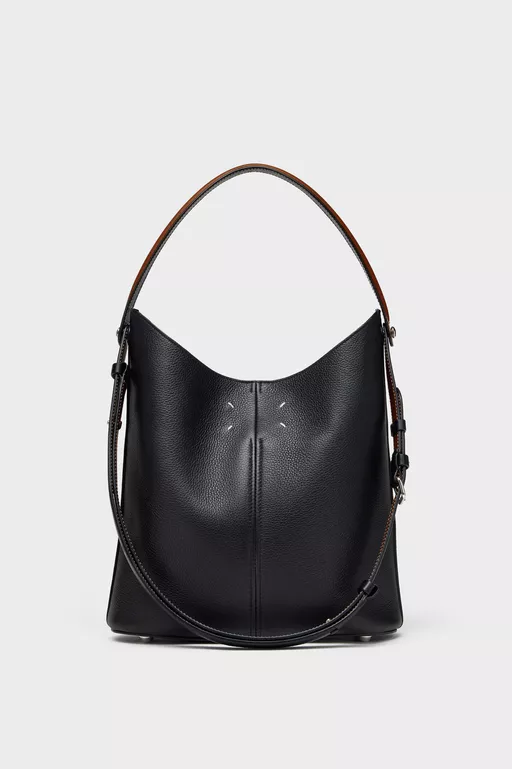 Dress-age Hobo