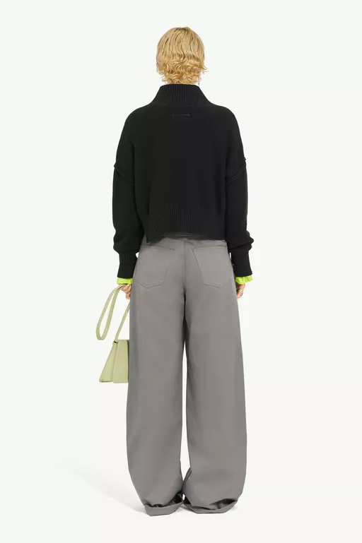 Schwarzer kastenf&ouml;rmiger Pullover mit Destroyed-Details - Strickwaren