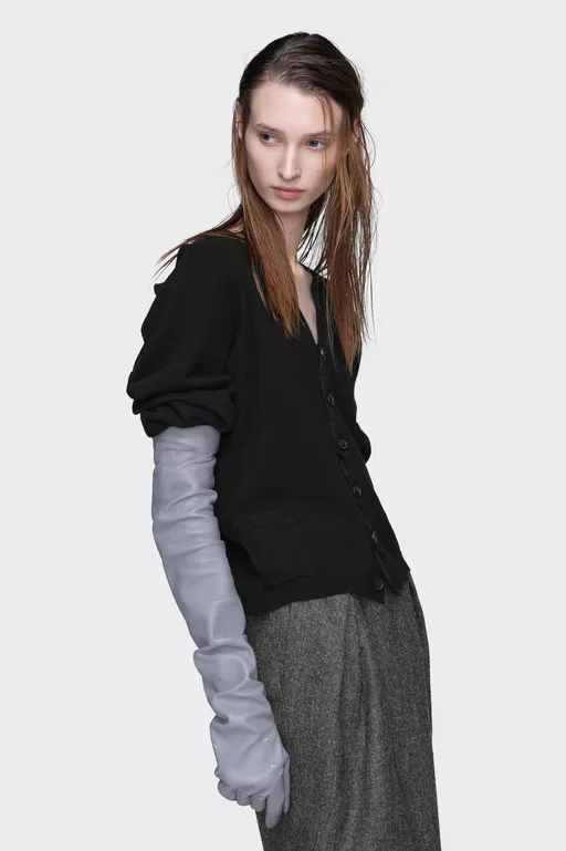 C&aacute;rdigan de lana con cuello de pico - Cardigan