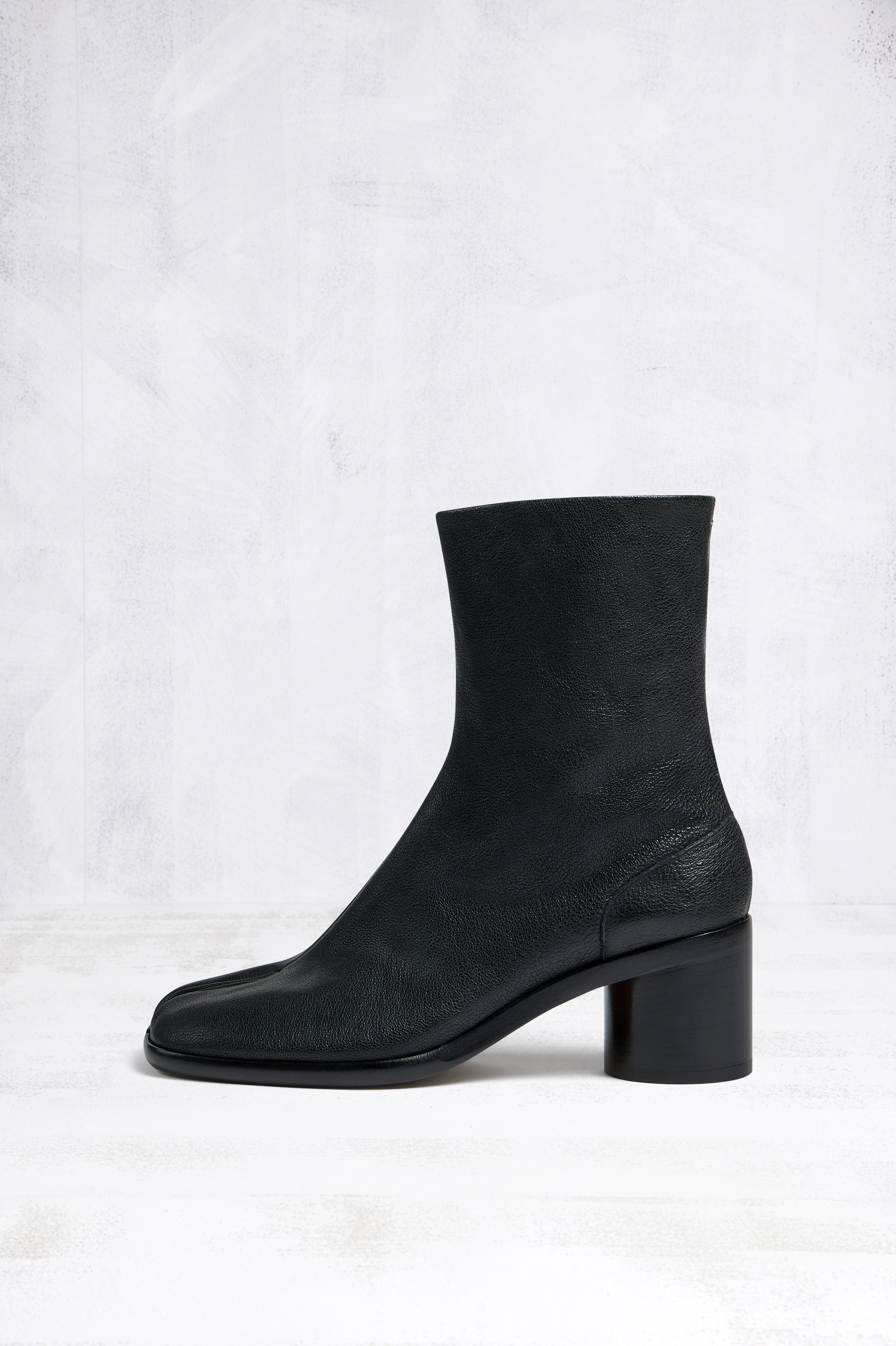 Tabi ankle boots