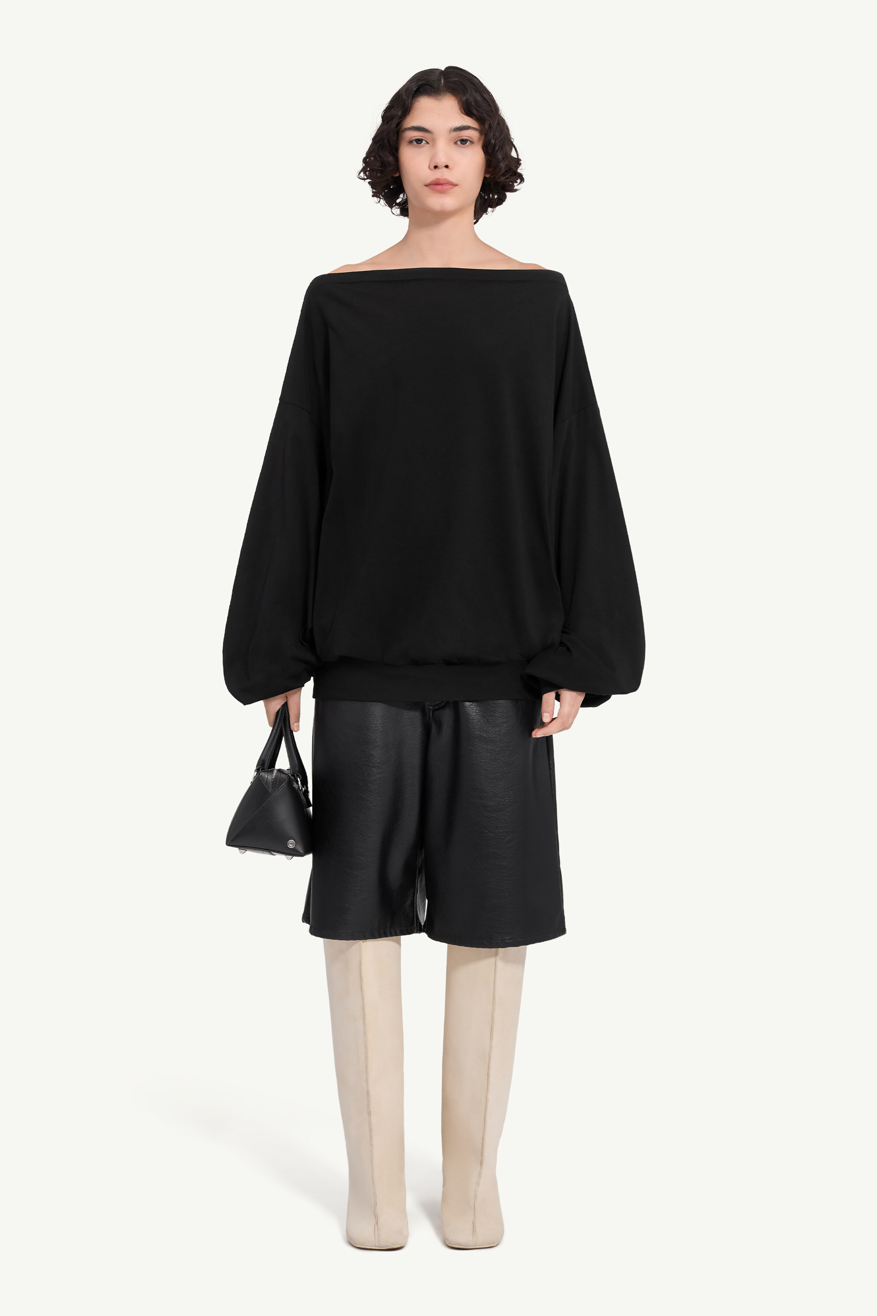 Long-sleeved asymmetric top