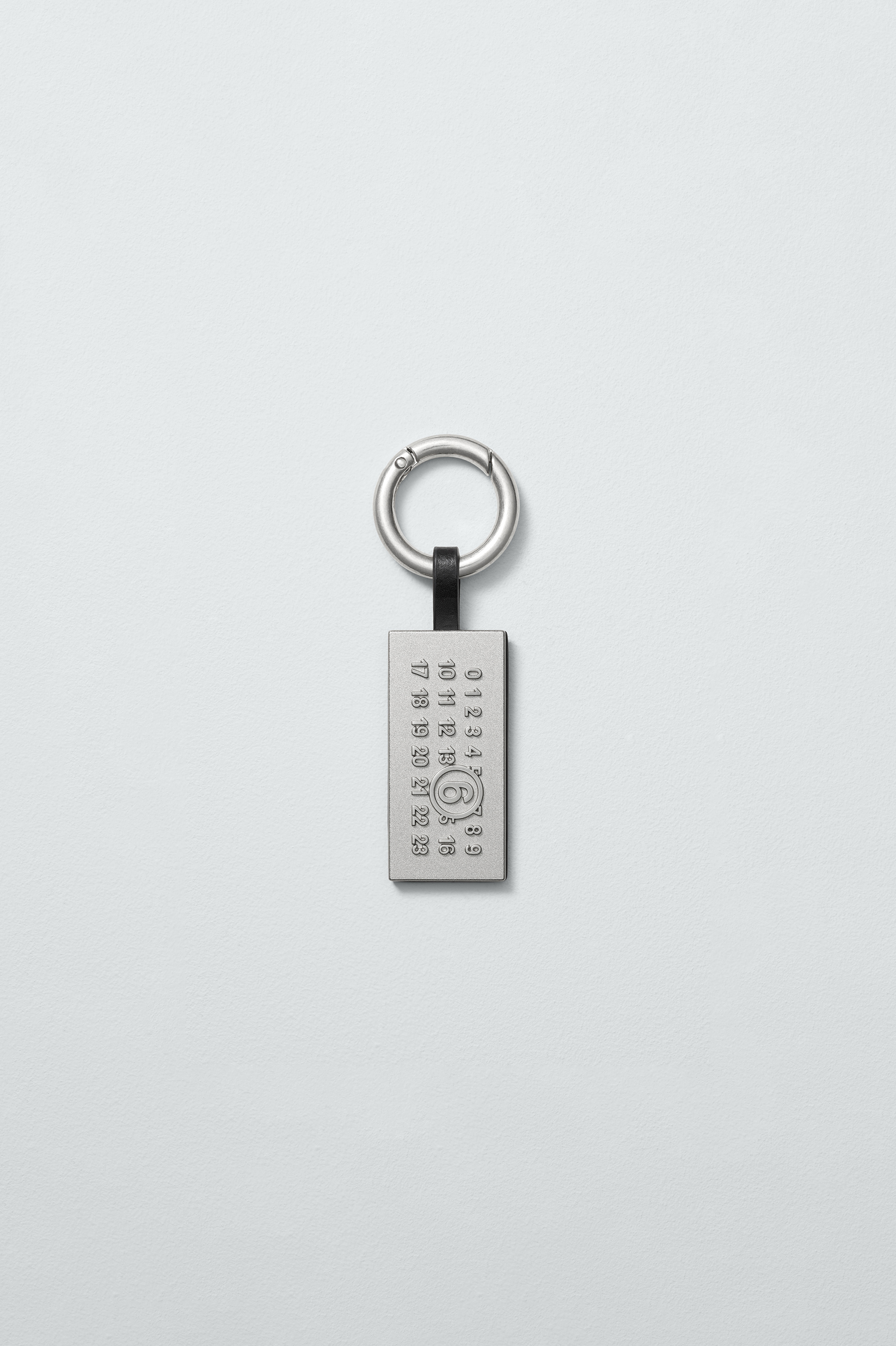 Charm para bolso Placa Numeric