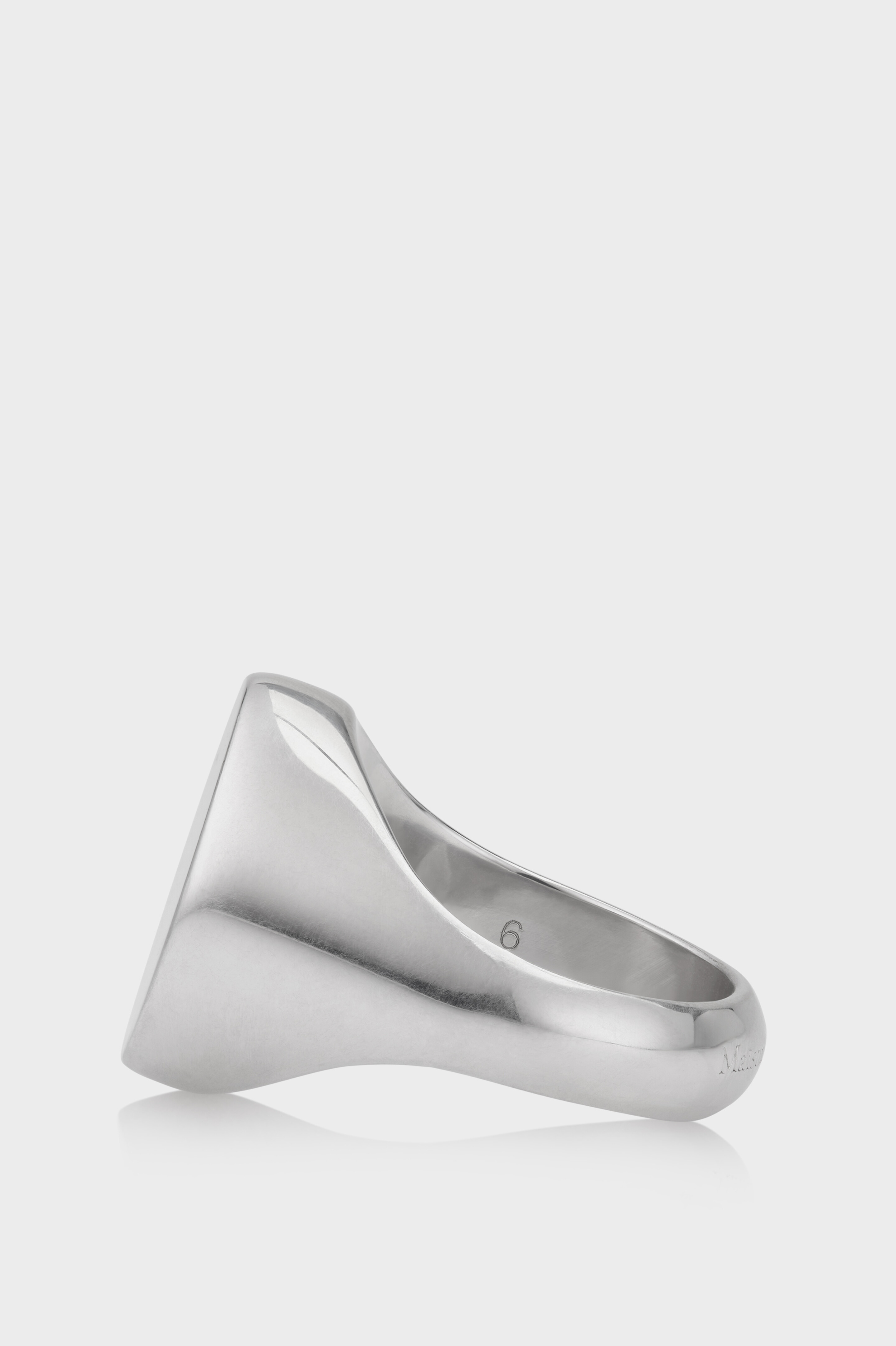 CHEVALIERE SIGNET RING