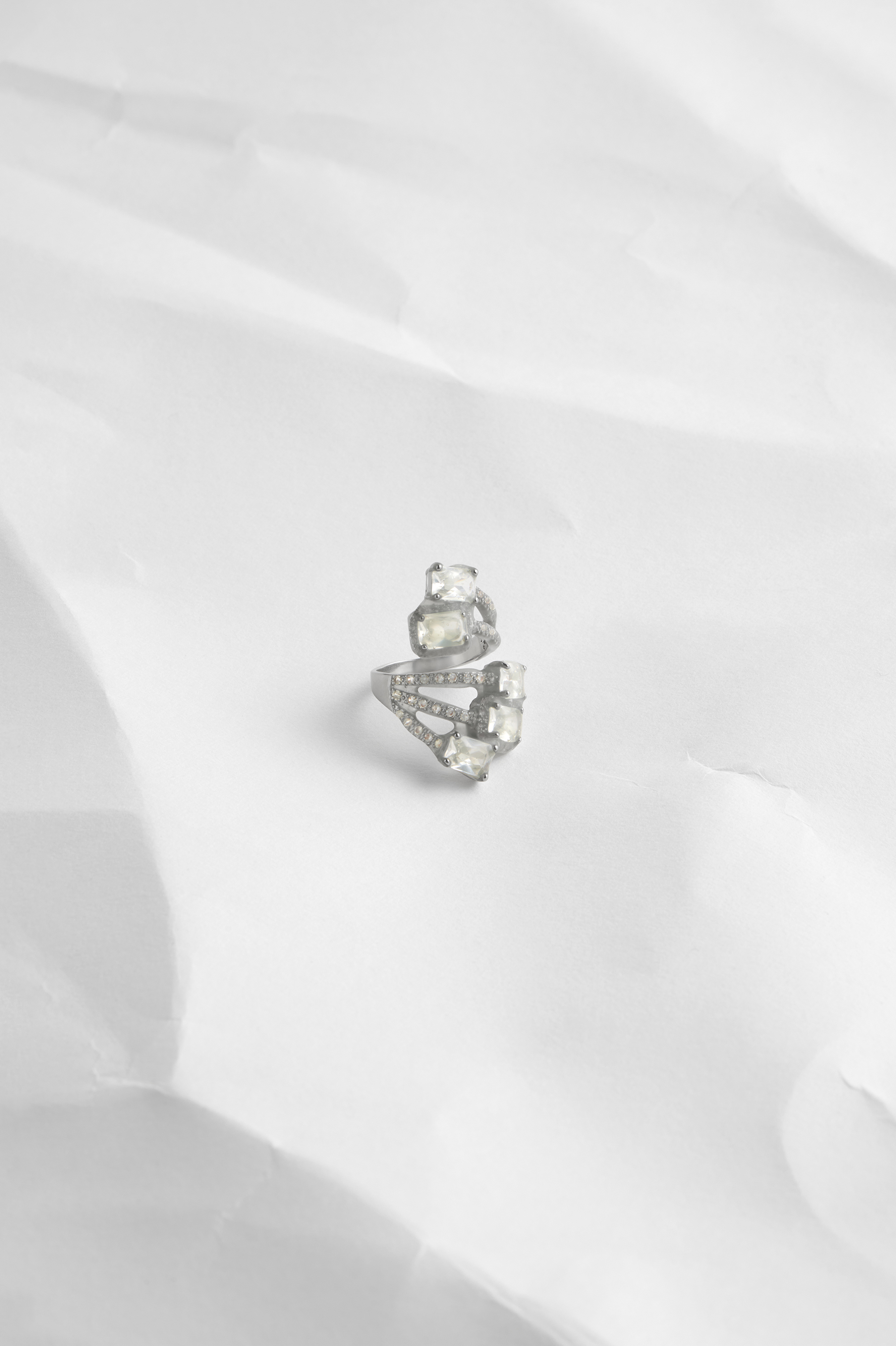 Antiqued Wax Strass Ring