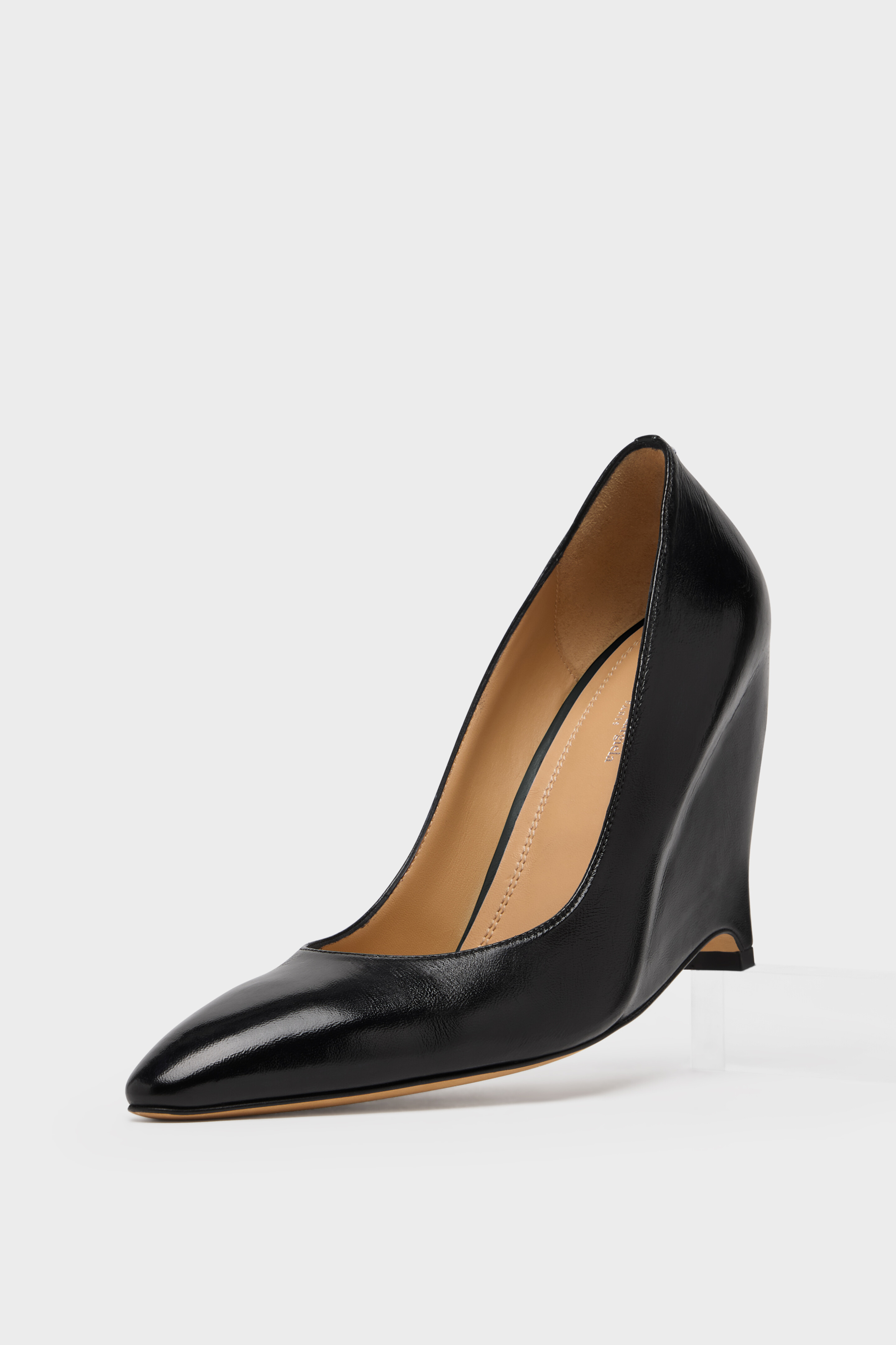 Heel-less Pump