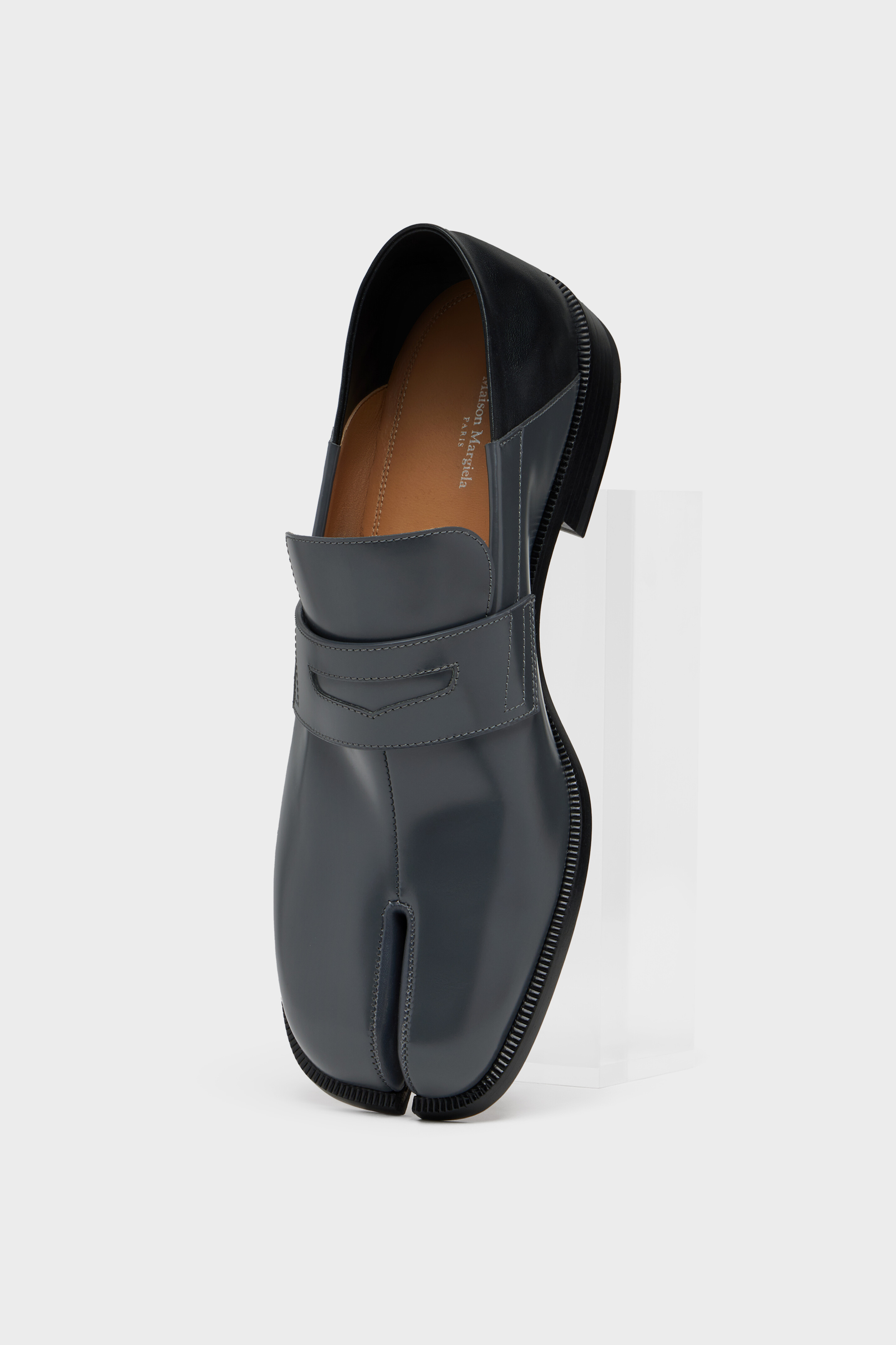 Tabi slip-on
