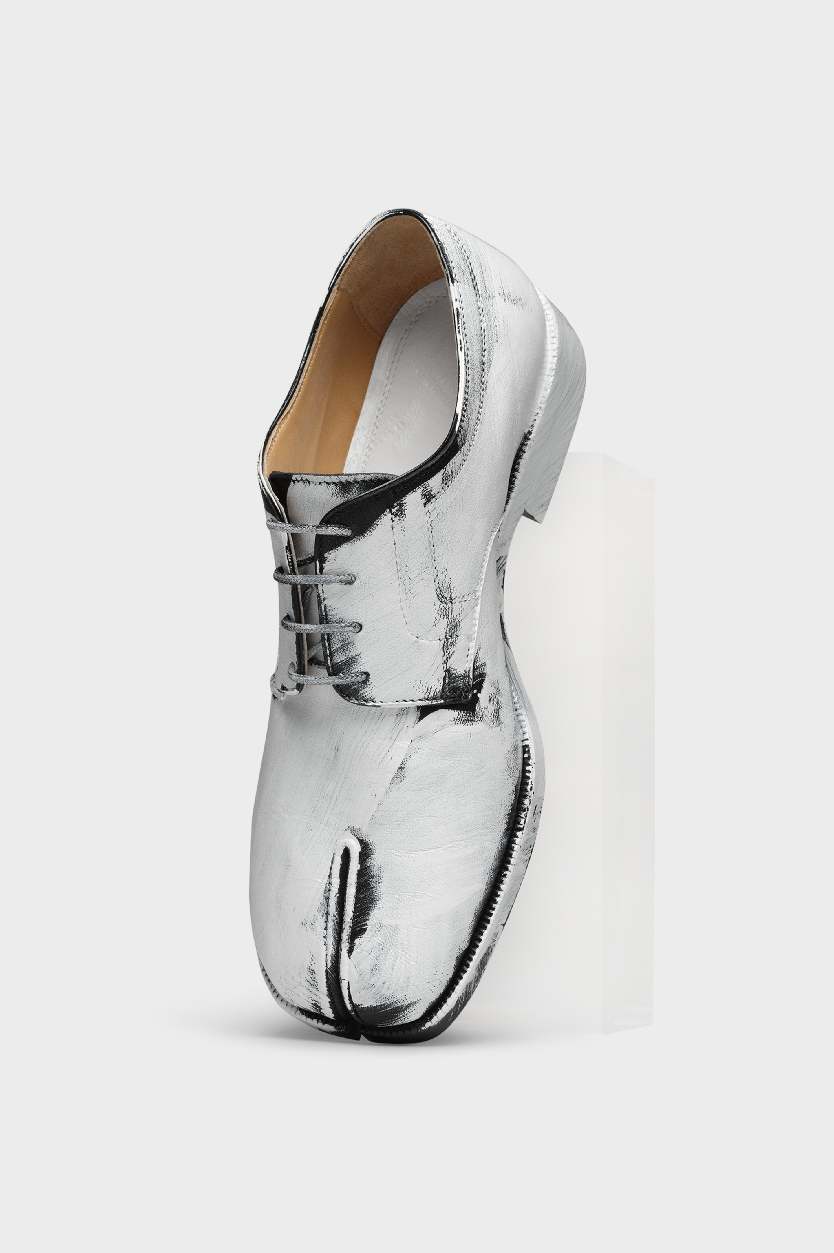 Tabi Bianchetto Brogues