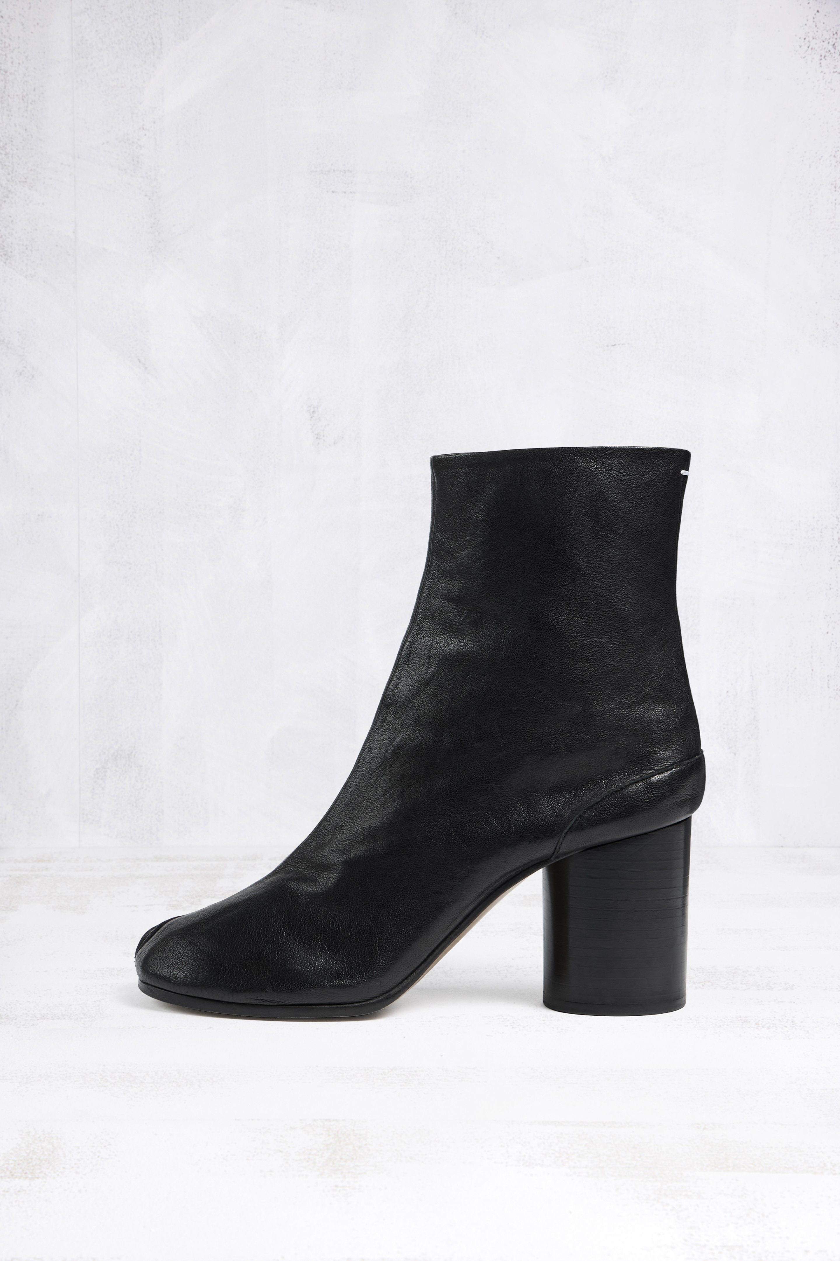 Tabi ankle boots