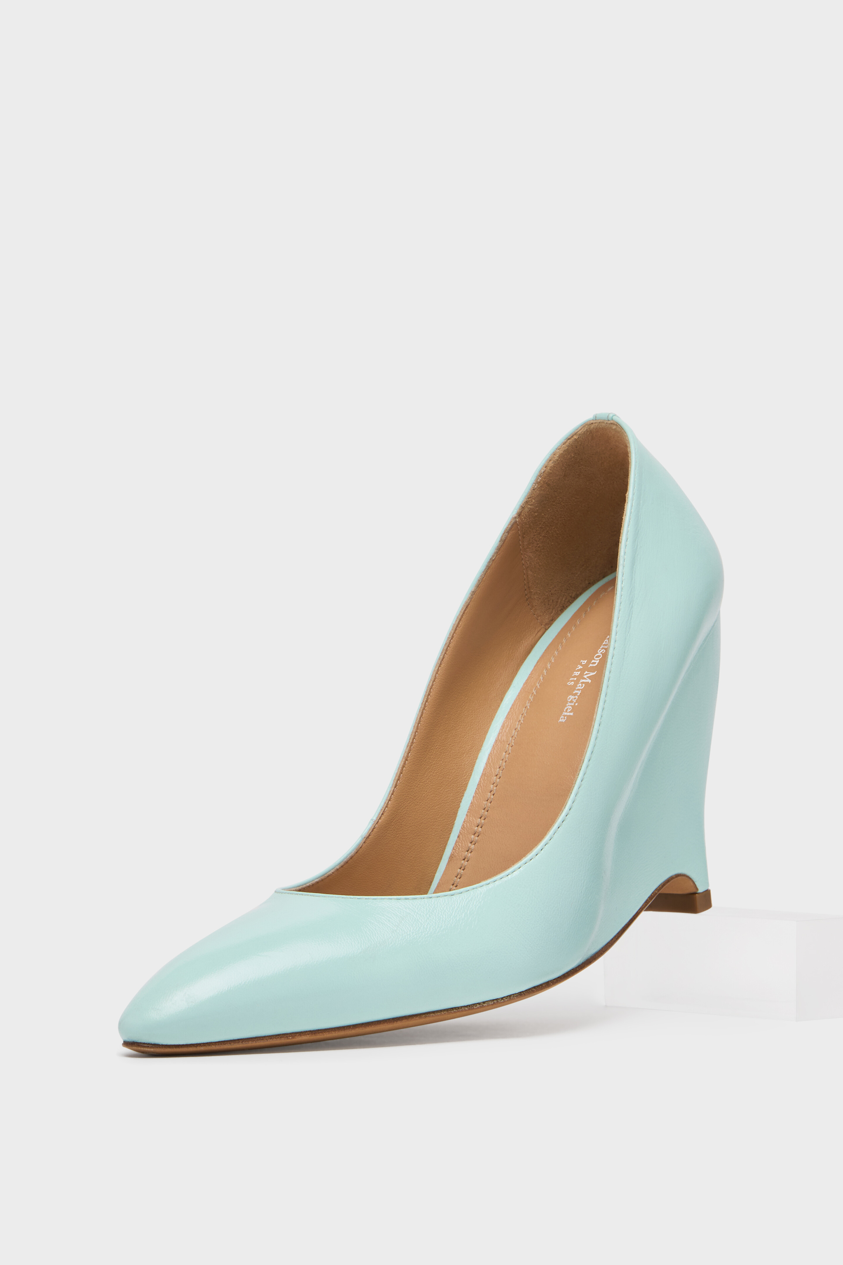 Heel-less Pump