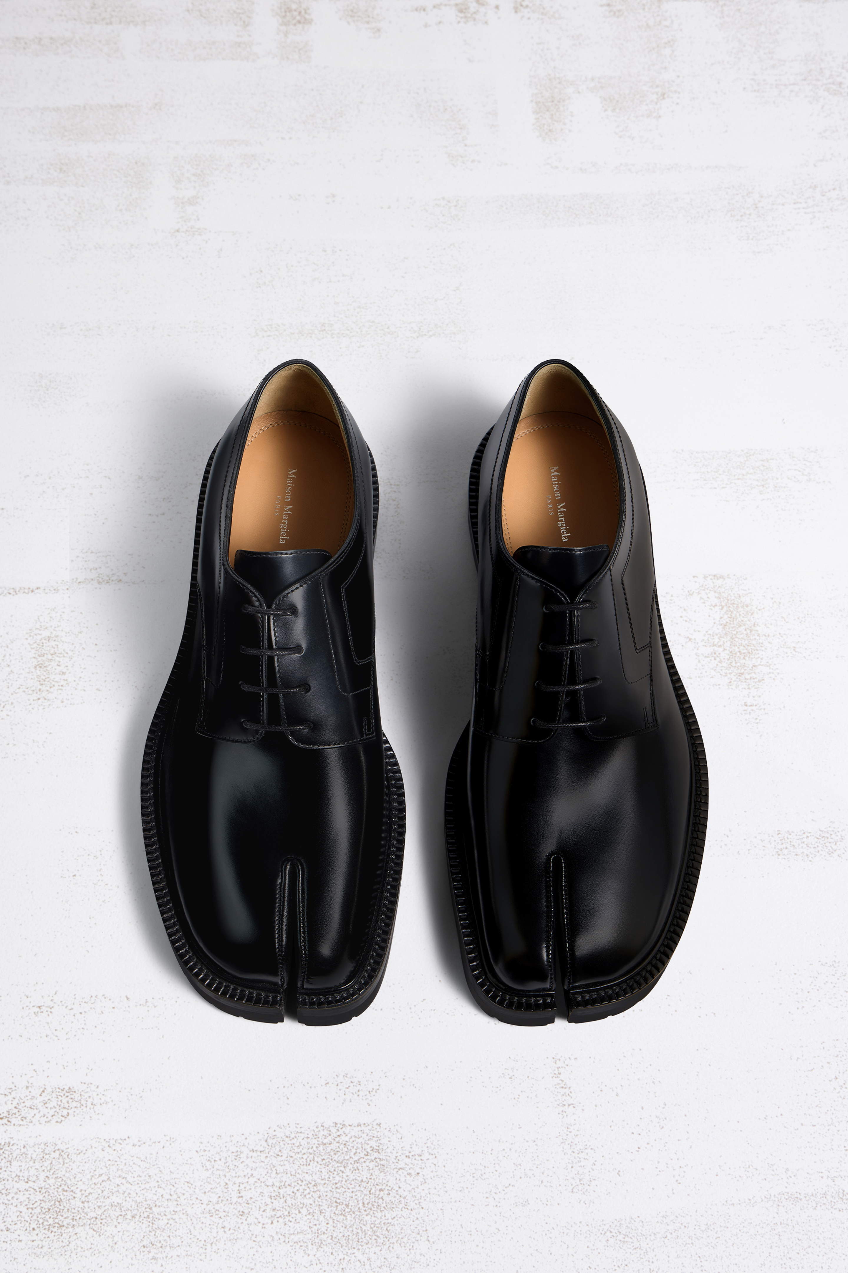 Tabi lace-ups