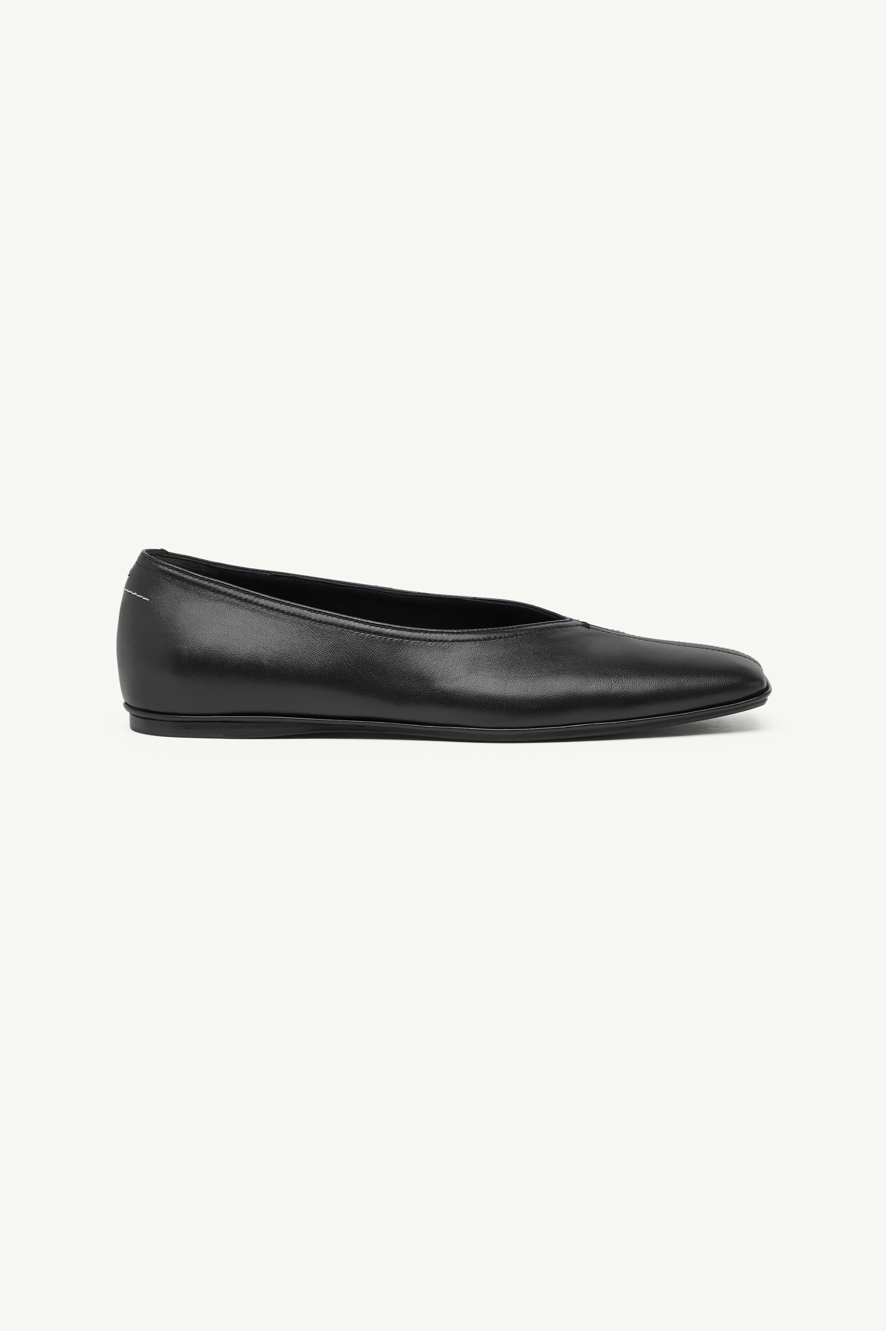 Ballerinas mit eckigem Zehenbereich