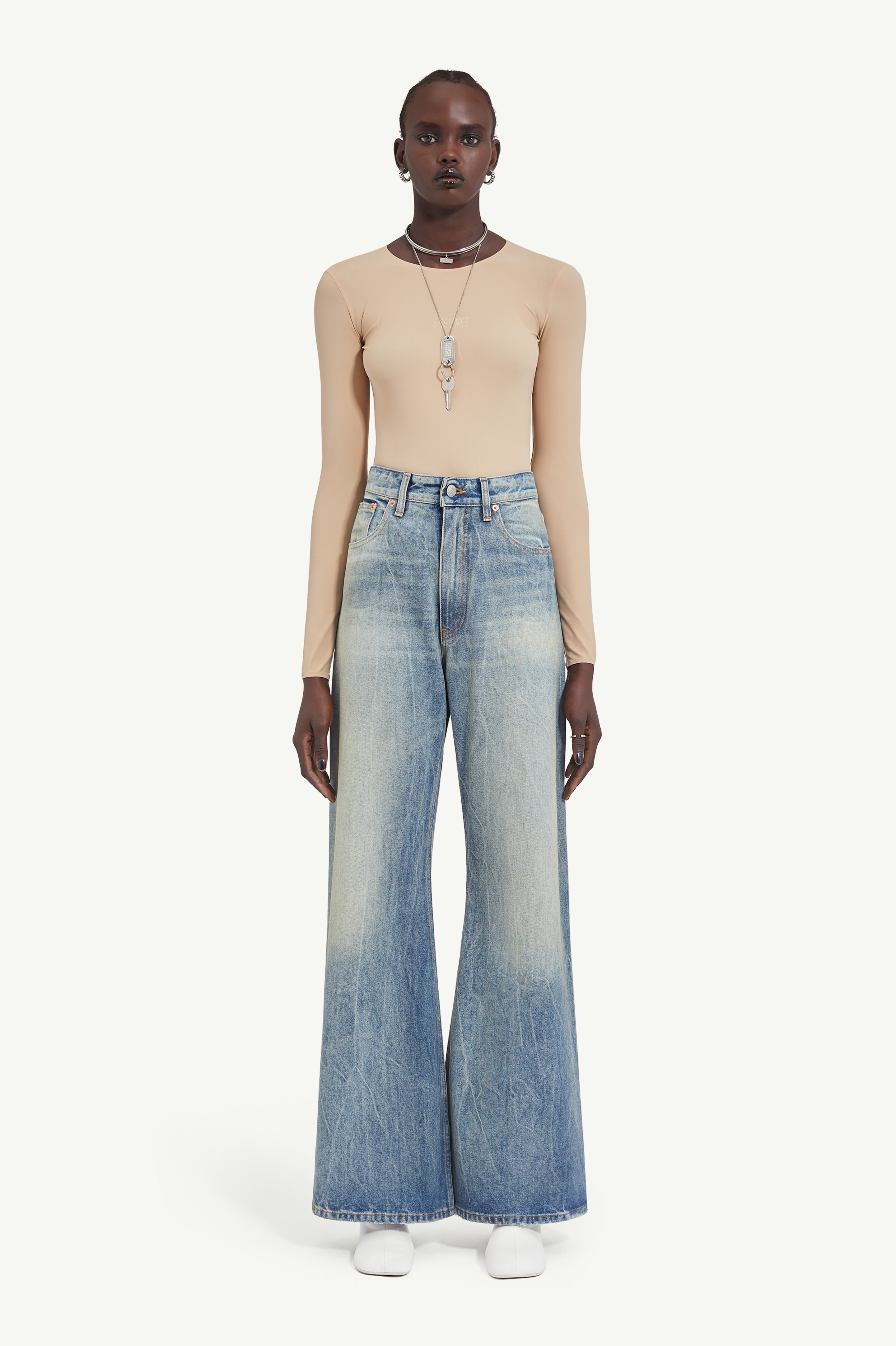 Oversized wide-leg jeans