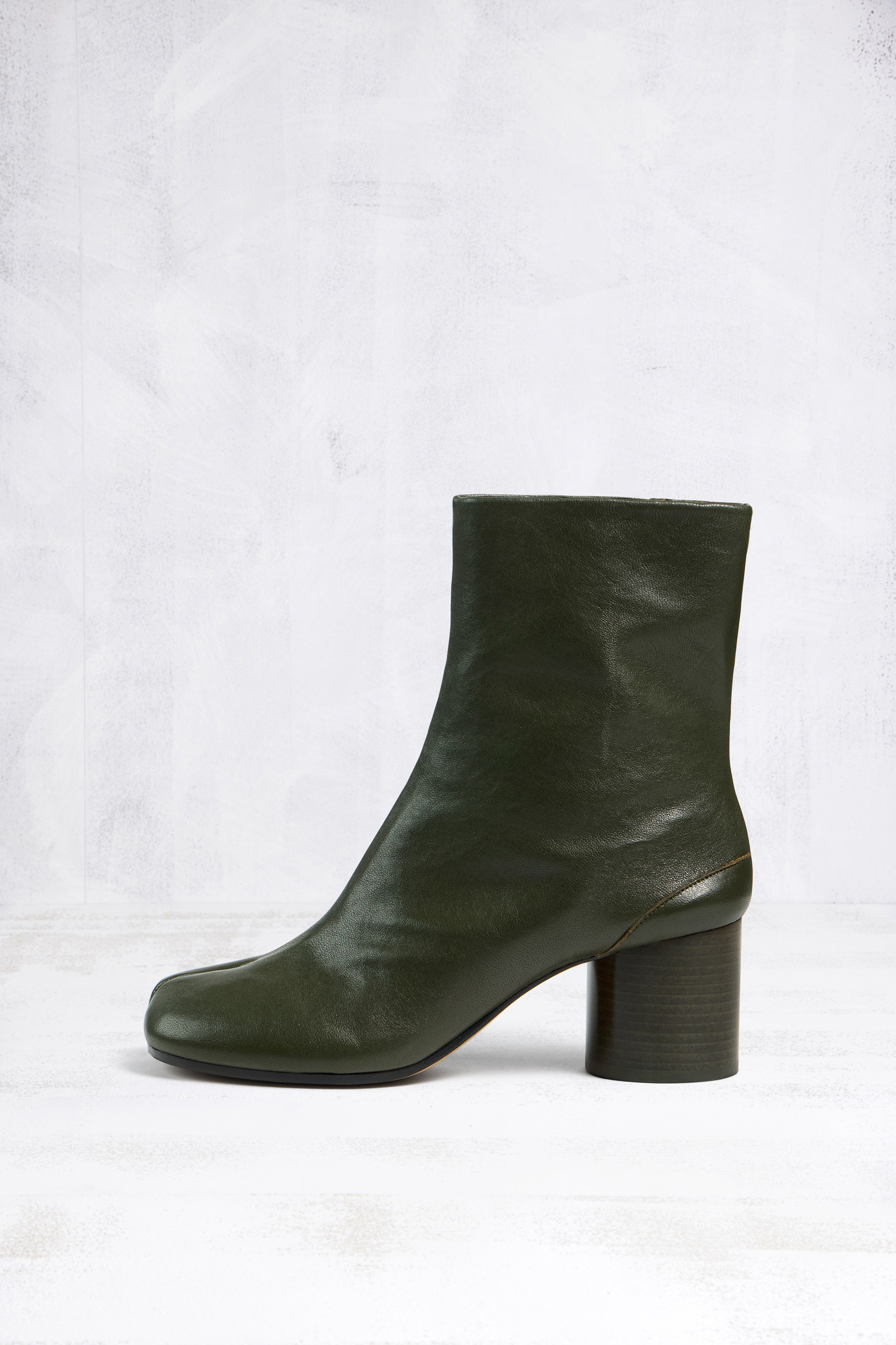 Tabi ankle boots