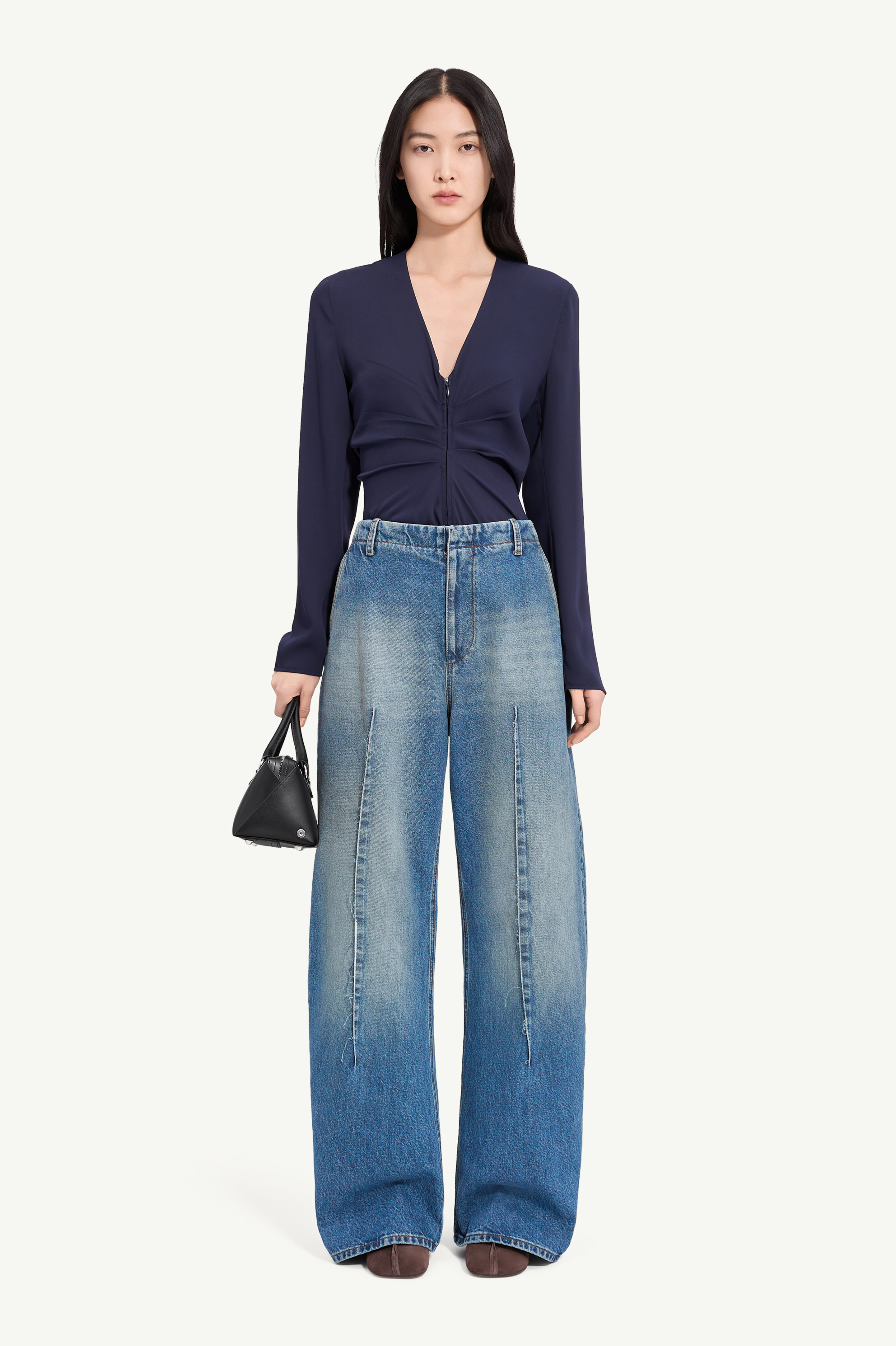 Barrel-leg jeans