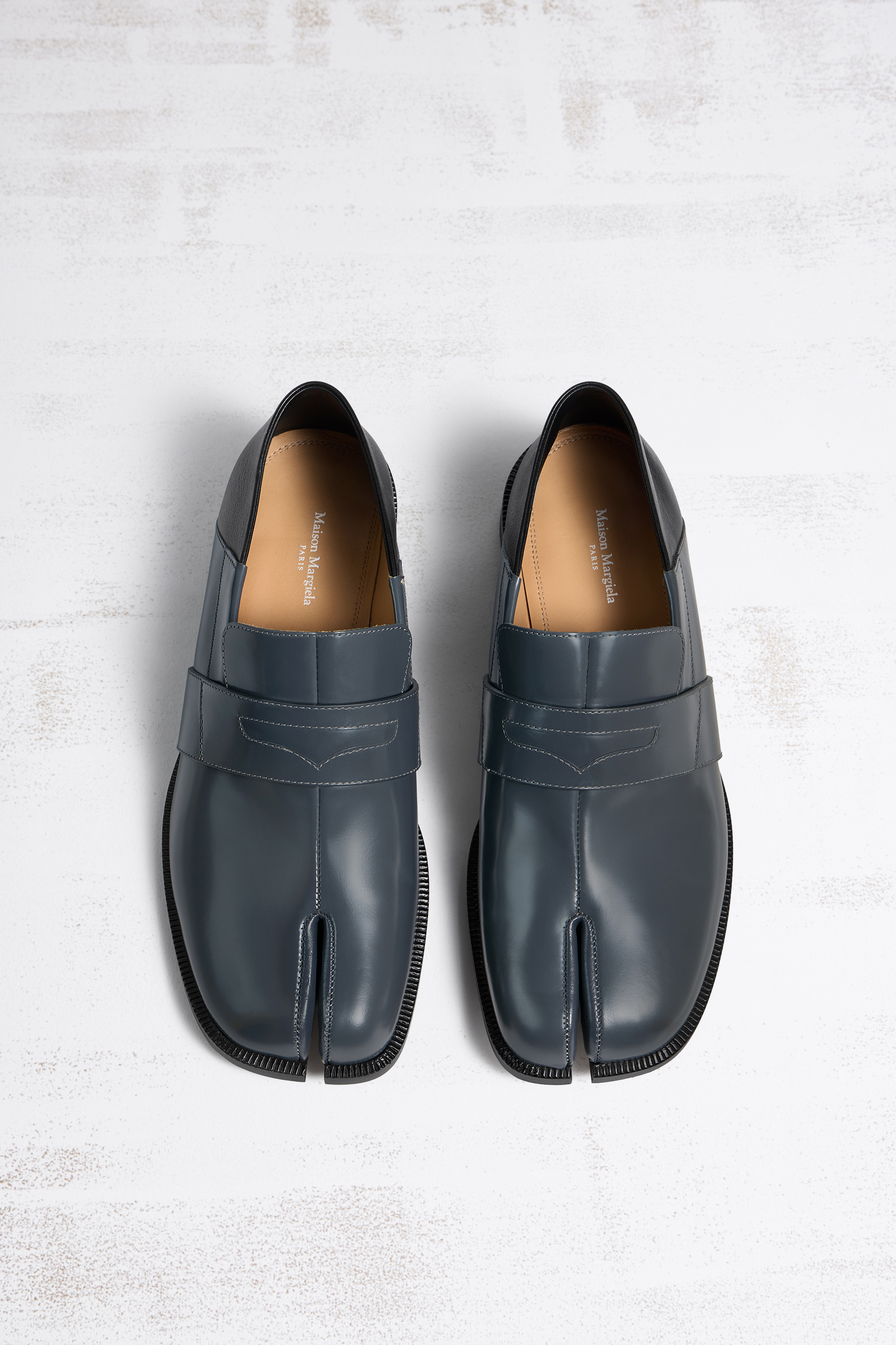 Tabi loafers
