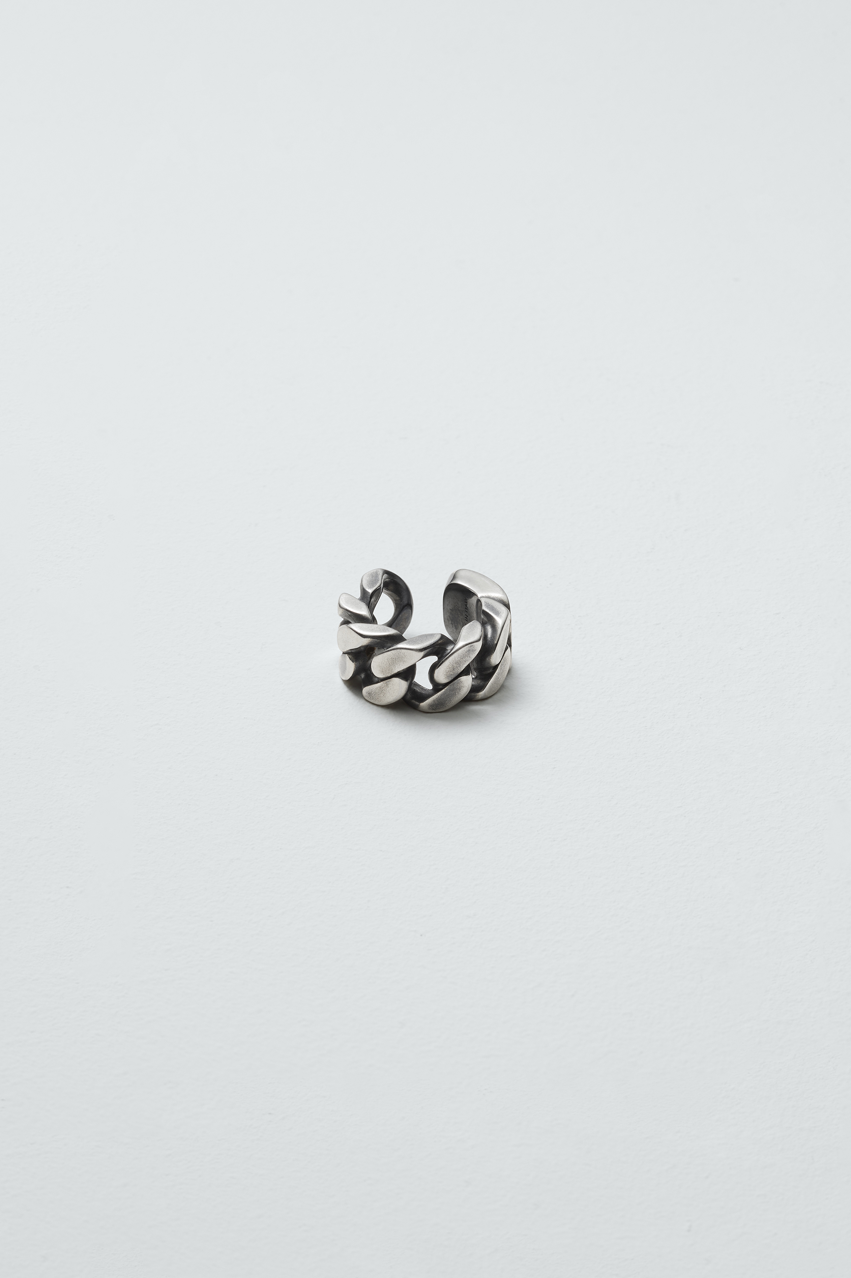 Chain earcuff